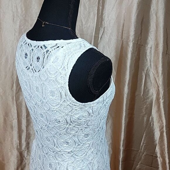 Banana Republic White Flower Lace Sheath Dress - Picture 5 of 16